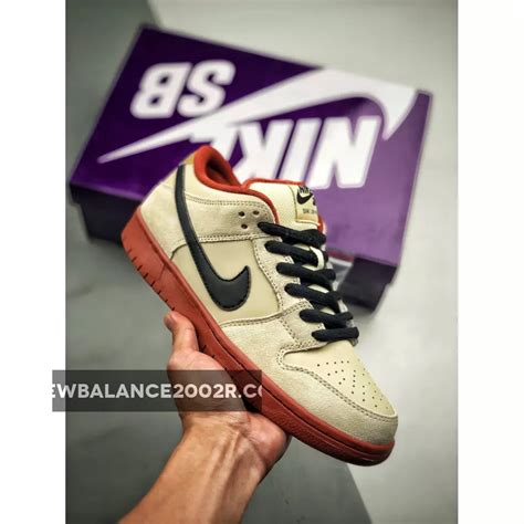 Buy Dunk Low SB 'Muslin' 